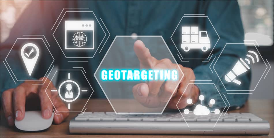 img - geotargeting-concept-businessman-hand-touching-geotargeting-icon-virtual-screen